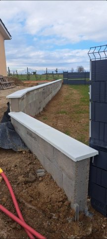 Création d'un mur de soutènement pour la retenue des terres à Belleville en Beaujolais