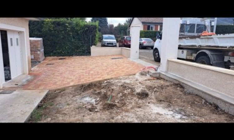 Rénovation d'une entrée de maison près des Monts d'Or