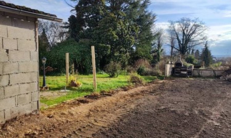 Élévation d'un mur en parpaing à Belleville-en-Beaujolais